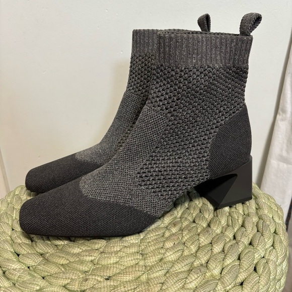 VIVAIA Melissa Lace Gray Square-Toe Perforated Knit Pull On Heeled Ankle Boots - Picture 7 of 16